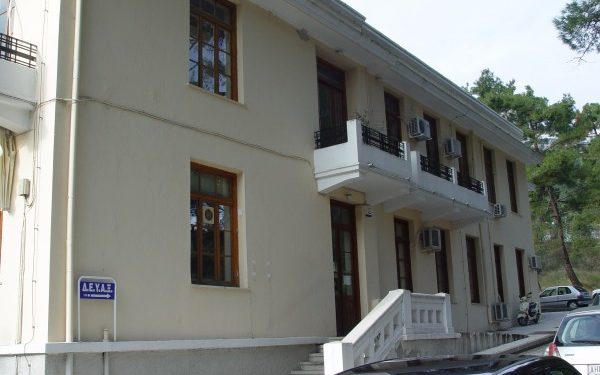 ΕΔΩ ΚΑΙ ΤΩΡΑ Δημοτικό συμβούλιο με μοναδικό θέμα την ΔΕΥΑΞ!