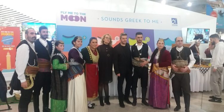 Πέτρος Πολυχρονίδης: Ο θρακιώτικος χορός του στο αεροδρόμιο