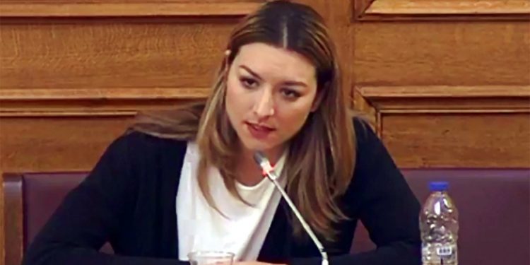 Σσσσ….Ψίθυροι – Έκαναν ανέπαφες συναλλαγές σε καταστήματα της Κομοτηνής με κλεμμένη κάρτα