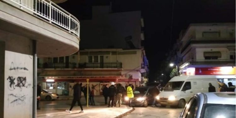 Αλεξανδρούπολη: Τροχαίο ατύχημα μετά από καταδίωξη οχήματος διακινητή με 15 παράνομους μετανάστες