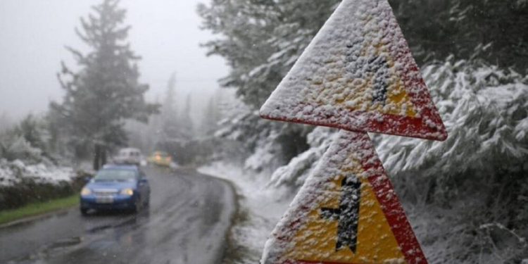 Κακοκαιρία «Ζηνοβία»: με κρύο, βροχές και χιόνια το τριήμερο!