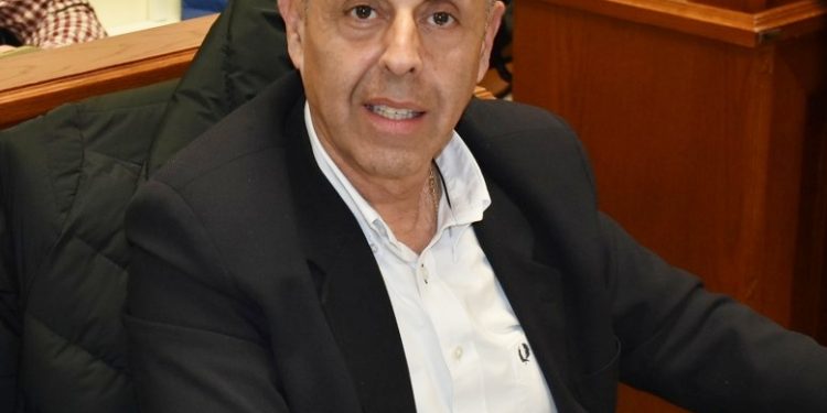 ΤΩΡΑ ΠΟΥ ΤΑ ΛΑΜΠΙΟΝΙΑ ΤΩΝ ΧΡΙΣΤΟΥΓΕΝΝΩΝ ΣΒΗΝΟΥΝ:  Το ΤΙΠΟΤΑ απολύτως, γι’ αυτά που  έπρεπε να γίνουν και δεν έγιναν!