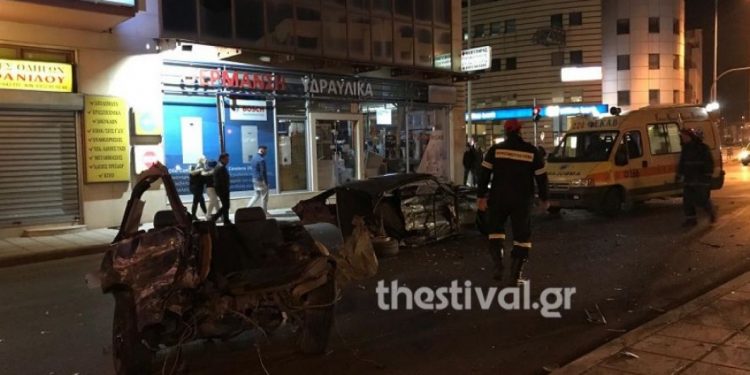 Καταδίωξη από Καβάλα μέχρι Θεσσαλονίκη – Κόπηκε στα δύο ΙΧ από σύγκρουση (vid)