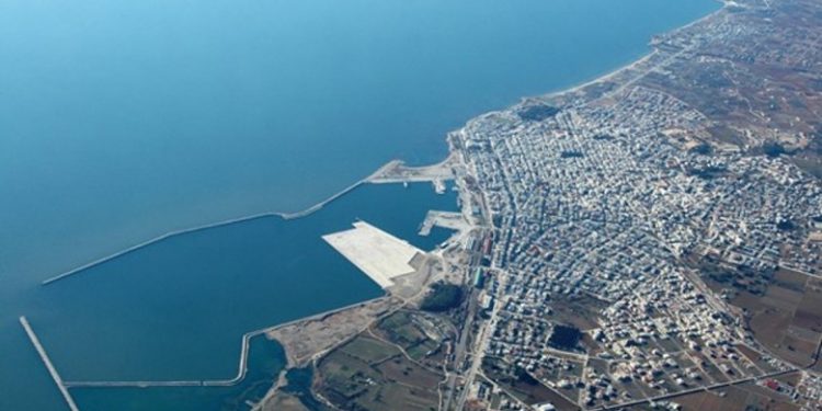 Η Βουλγαρία εξαγοράζει το 20% στην πλωτή  μονάδα LNG της Αλεξανδρούπολης