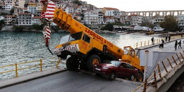 Διεθνής διαγωνισμός για την αποκατάσταση της πεσμένης γέφυρας στην Καβάλα