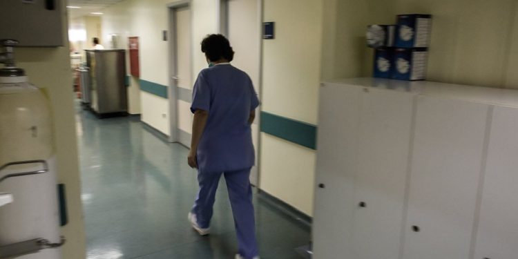 Κορωνοϊός: Καθηγήτρια από την Αθήνα το τέταρτο κρούσμα