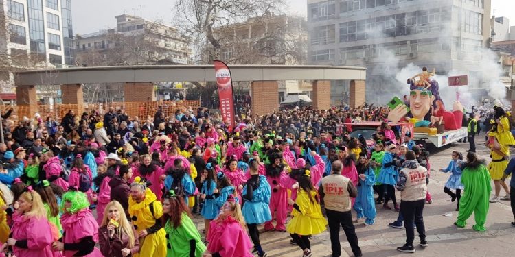 ΤΙ ΘΑ ΓΙΝΕΙ ΜΕ ΤΙΣ ΣΤΟΛΕΣ ΤΩΝ ΣΥΛΛΟΓΩΝ;  Ακυρώνονται πανελλαδικά οι αποκριάτικες  εκδηλώσεις σε Ξάνθη, Πάτρα και Ρέθυμνο
