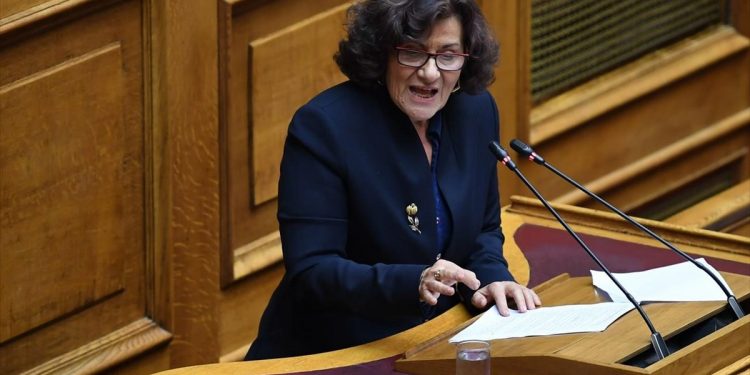 Θ. Φωτίου: Θα παραμείνουν εγκλωβισμένα 2000 ασυνόδευτα παιδιά σε Έβρο και νησιά