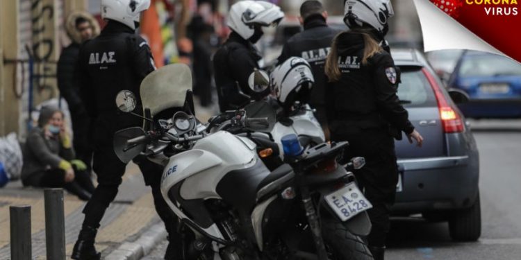 27χρονη έβηξε στο πρόσωπο αστυνομικού και συνελήφθη στην Αλεξανδρούπολη