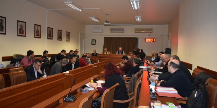 35% ΜΕΙΩΣΗ ΣΤΑ ΔΗΜΟΤΙΚΑ ΤΕΛΗ  – ΟΜΟΦΩΝΗ Η ΑΠΟΦΑΣΗ ΤΟΥ ΔΗΜΟΤΙΚΟΥ ΣΥΜΒΟΥΛΙΟΥ  ΓΙΑ ΤΗ ΣΤΗΡΙΞΗ ΕΠΑΓΓΕΛΜΑΤΙΚΩΝ ΚΑΙ ΕΠΙΧΕΙΡΗΜΑΤΙΩΝ