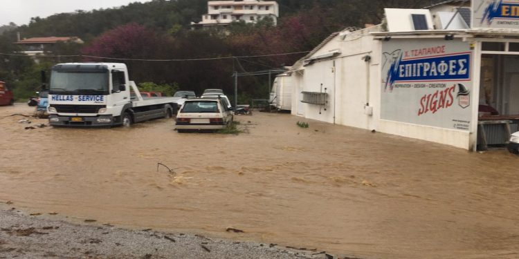 Μεγάλες πλημμύρες στη Σκιάθο – Κατάσταση έκτακτης ανάγκης ζητεί ο δήμαρχος