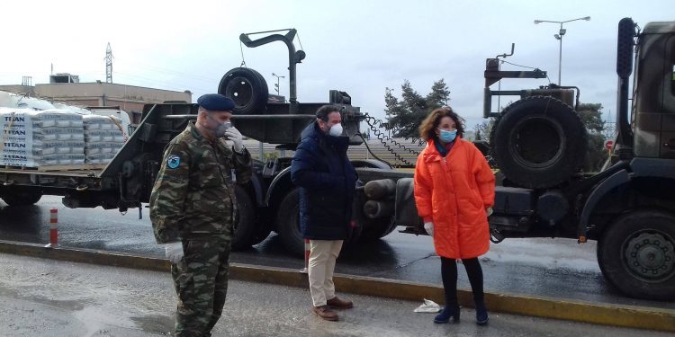 25 τόνοι τσιμέντου της Τσιμεντοβιομηχανίας ΤΙΤΑΝ ΑΕ. παραδόθηκαν για οικοδομικές ανάγκες στρατοπέδων στον Έβρο.