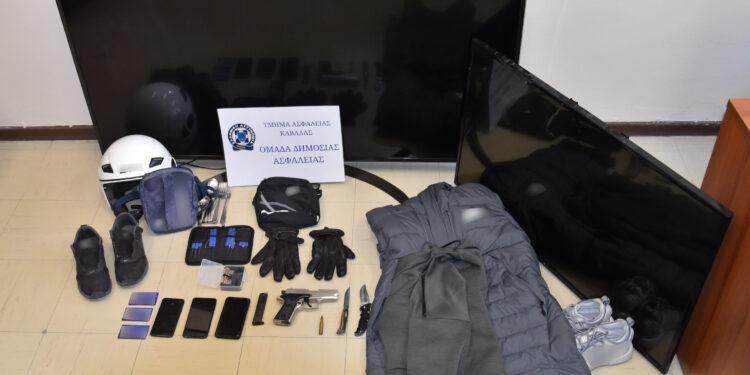 Εξιχνιάστηκαν 3 περιπτώσεις ληστειών και 12 περιπτώσεις κλοπών, τετελεσμένες και σε απόπειρα, που διαπράχθηκαν στους νομούς Καβάλας και Ξάνθης   
