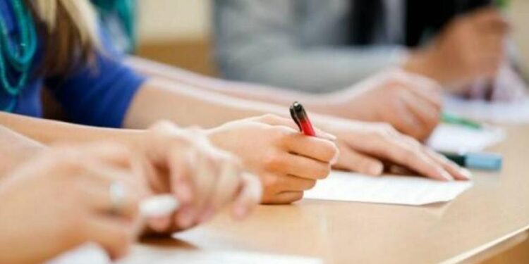 Οι γονείς της περιφέρειας ΑΜΘ ζητούν  τα ειδικά μαθήματα των Πανελλαδικών  να εξεταστούν σε τοπικό επίπεδο
