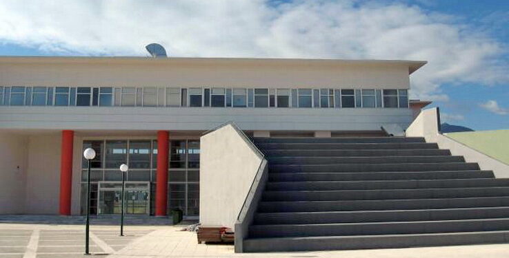 Φοιτητές συλλέγουν υπογραφές για τα προβλήματα της εξεταστικής στους Ηλεκτρολόγους