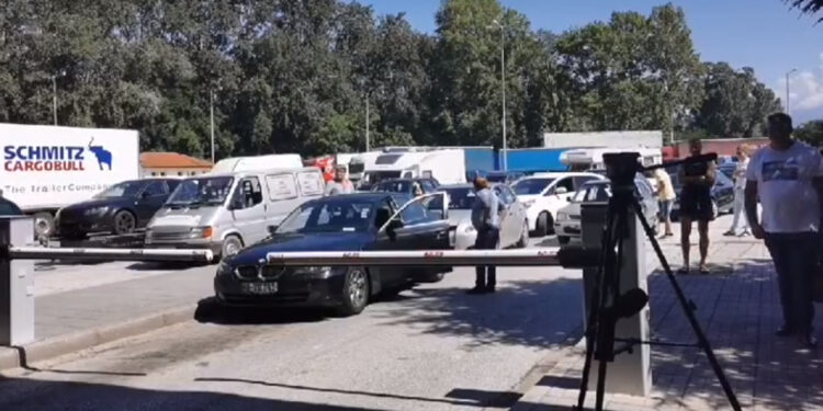 Ουρές στους συνοριακούς  σταθμούς σε Σέρρες και Ξάνθη