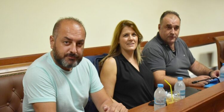ΕΡΩΤΗΜΑΤΑ ΛΥΡΑΤΖΗ  για το «κλείσιμο» του δρόμου στη Παλιά  Πόλη με τις «μπάρες» του Δήμου Ξάνθης!