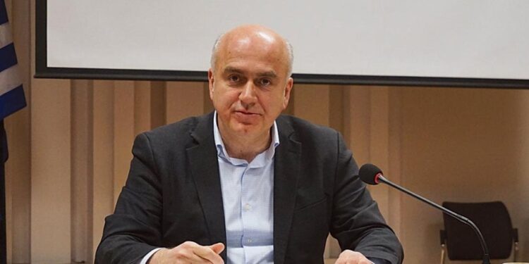 ΠΟΛΙΤΙΚΟ ΚΟΥΣ ΚΟΥΣ – «ΚΕΡΑΥΝΟΙ» ΤΟΥ ΔΗΜΑΡΧΟΥ ΤΟΠΕΙΡΟΥ ΘΩΜΑ ΜΙΧΟΓΛΟΥ ΚΑΤΑ ΜΑΚΑΡΙΟΥ ΛΑΖΑΡΙΔΗ! «Αποψιλώνεις» το Δήμο Τοπείρου από υπαλλήλους