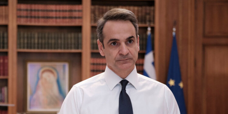 Διάγγελμα πρωθυπουργού – Νέα μέτρα για τον κορωνοϊό: Κλείνουν από την Τρίτη εστιατόρια, μπαρ, καφέ, θέατρα, σινεμά και γυμναστήρια
