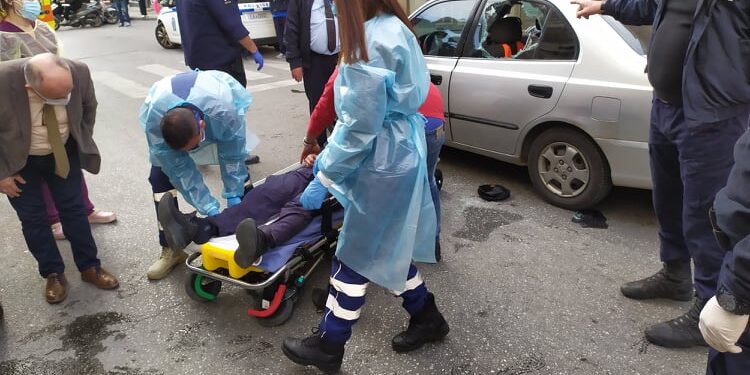 Χαμός χθες στην Μπρωκούμη μέχρι να συλληφθεί ταμπουρωμένος οδηγός στο αυτοκίνητο του