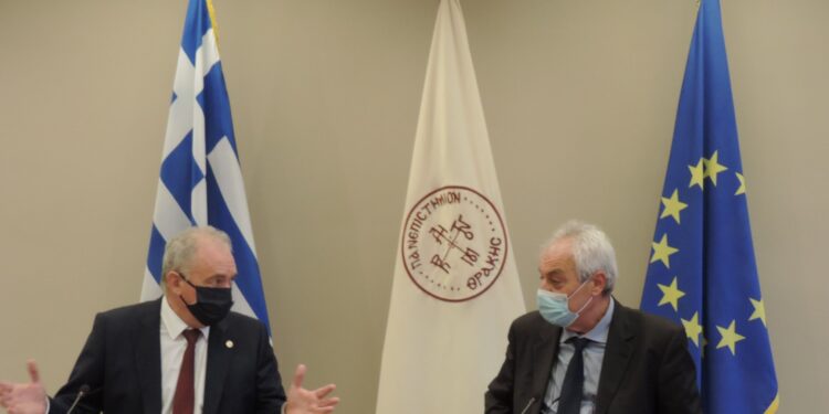  Μνημόνιο Συνεργασίας υπέγραψαν ο Πρόεδρος του Οργανισμού Αντισεισμικού Σχεδιασμού και Προστασίας Καθηγητής Ευθύμης Λέκκας και ο Πρύτανης του Δ.Π.Θ.