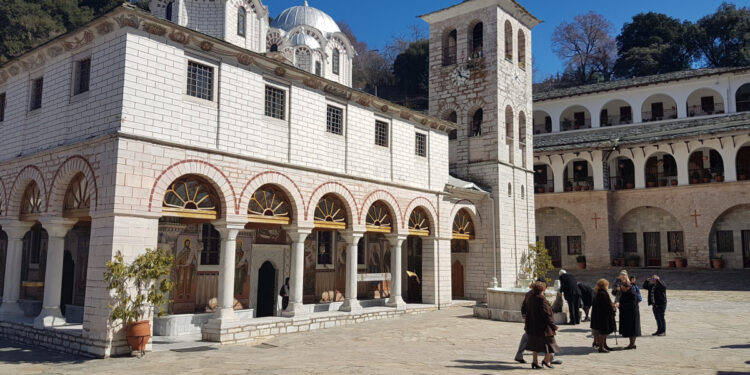 Δράμα: Σπάνιο κλεμμένο ιστορικό κειμήλιο του 10ου αιώνα επιστρέφει στην ιερά μονή Εικοσιφοίνισσας