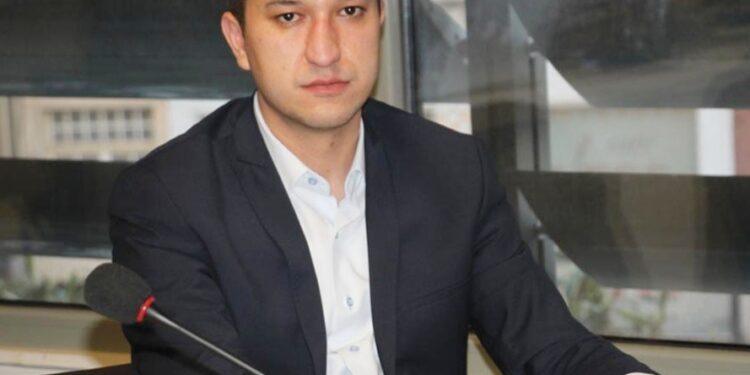 O Δήμαρχος Iάσμου Οντέρ Μουμίν, προβάλλει χρηματοδοτήσεις από το ελληνικό κράτος στα…τουρκικά!