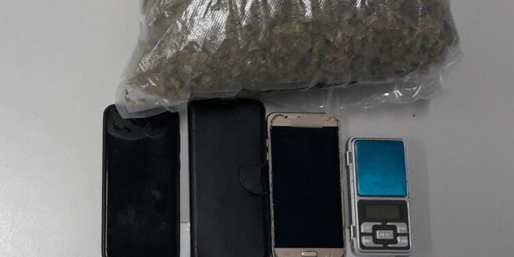 Συνελήφθησαν στην παλαιά Εθνική Οδό Θεσσαλονίκης – Καβάλας 3 ημεδαποί με πάνω από 1 κιλό ακατέργαστης κάνναβης