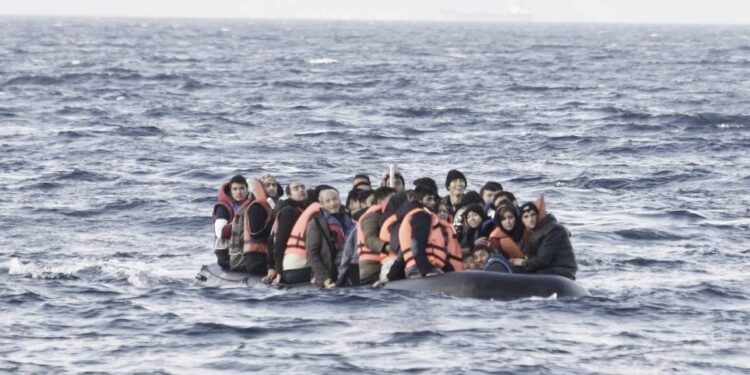 Σσσσ….Ψίθυροι – Ροδόπη: Καταδίωξη διακινητών οι οποίοι μετέφεραν με ΙΧΕ αυτοκίνητο 4 παράνομους μετανάστες