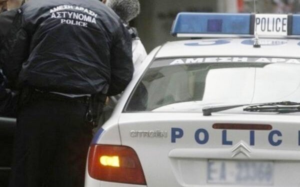 Σσσσσ….Ψίθυροι – Νεκρό δελφίνι σε παραλία της Θάσου