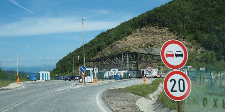 ΠΟΛΙΤΙΚΟ ΚΟΥΣ ΚΟΥΣ – Τρία σκουριασμένα βλήματα του  Β’ Παγκοσμίου  Πολέμου εντοπίστηκαν στο Πόρτο Λάγος