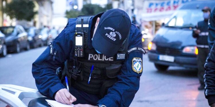 Περιφέρεια ΑΜΘ: Σύλληψη ιδιοκτήτη καφενείου ο οποίος αναζητούνταν  για παραβίαση αναστολής λειτουργίας του καταστήματός του