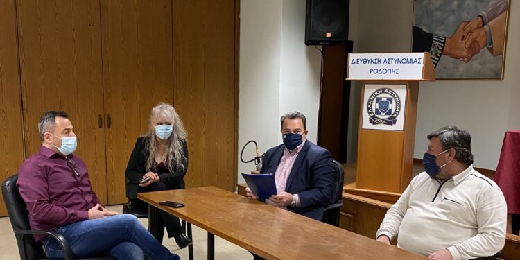 ΔΙΠΛΑ ΣΤΟΥΣ ΑΣΤΥΝΟΜΙΚΟΥΣ ΤΗΣ ΡΟΔΟΠΗΣ Ο ΕΥΡΙΠΙΔΗΣ ΣΤΥΛΙΑΝΙΔΗΣ   