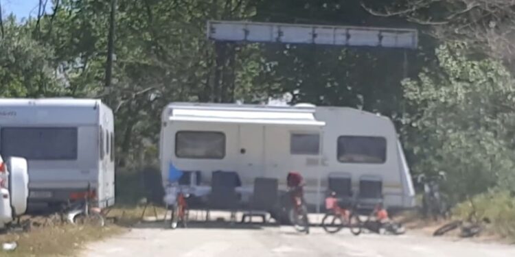 ΒΟΥΛΙΑΞΕ ΑΠΟ ΤΡΟΧΟΣΠΙΤΑ Βουλγάρων, η παραλία Μυρωδάτου,  γίνονταν παντού το …έλα να δεις!!
