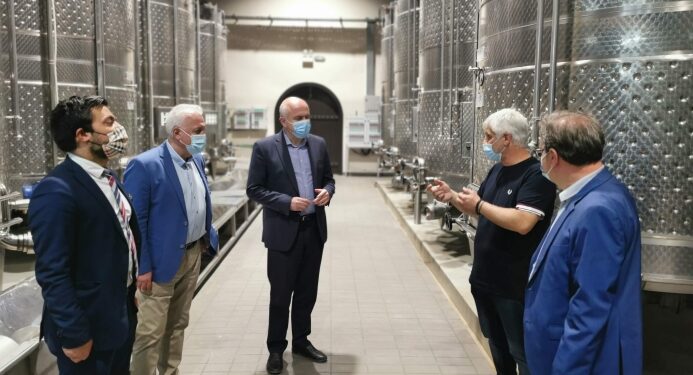 Η Περιφέρεια στηρίζει τον εκσυγχρονισμό και την αναβάθμιση 129 επιχειρήσεων της ΑΜΘ με 31,9 εκ. € από το ΕΣΠΑ