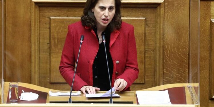 ΧΑΡΑ ΚΕΦΑΛΙΔΟΥ:  Για ποιο λόγο δεν έχει  ανοίξει ακόμη η Εξοχή;