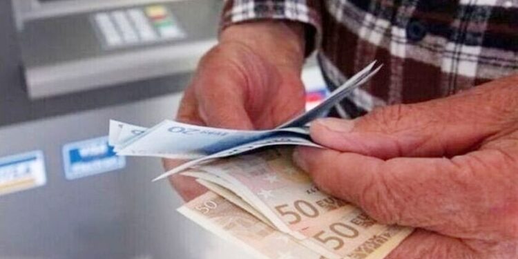 Σσσσσ….Ψίθυροι – Αυτοκίνητο πέφτει πάνω σε πεζό στο λιμάνι της Αλεξανδρούπολης