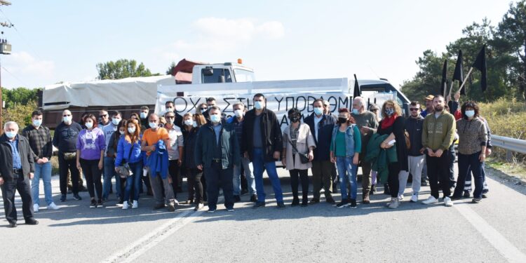 Να ακυρωθεί η απόφαση υποβάθμιση του Κέντρου Υγείας!  ΜΕ ΜΑΥΡΕΣ ΣΗΜΑΙΕΣ ΟΙ ΚΑΤΟΙΚΟΙ ΤΩΝ ΑΒΔΗΡΩΝ  ΑΠΑΙΤΟΥΝ ΝΑ ΓΙΝΕΙ ΟΤΙ ΚΑΙ ΜΕ ΤΙΣ…ΦΕΡΕΣ!