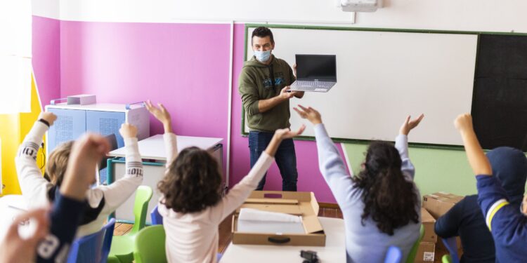  Αίθουσες ρομποτικής σε Αλεξανδρούπολη και Σουφλί από την Ένωση «Μαζί για το Παιδί» και τη Skroutz