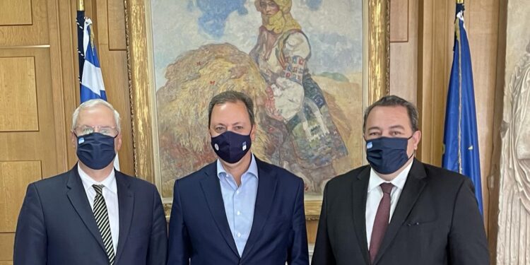 ΚΟΙΝΗ ΠΑΡΕΜΒΑΣΗ ΕΥΡΙΠΙΔΗ ΣΤΥΛΙΑΝΙΔΗ – ΙΛΧΑΝ ΑΧΜΕΤ ΔΙΑΣΦΑΛΙΣΕ 4,2 ΕΚΑΤ. ΕΥΡΩ ΓΙΑ ΤΟΥΣ ΚΑΠΝΟΠΑΡΑΓΩΓΟΥΣ ΤΗΣ ΡΟΔΟΠΗΣ