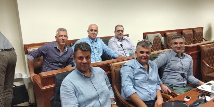 ΑΠΙΣΤΕΥΤΗ ΑΝΑΚΟΙΝΩΣΗ! Οι «5» της ΑΓΑΠΗΣ ζητούν εκτός από το άγαλμα  για τον Θανόπουλο, να γίνουν άλλα….3 αγάλματα!