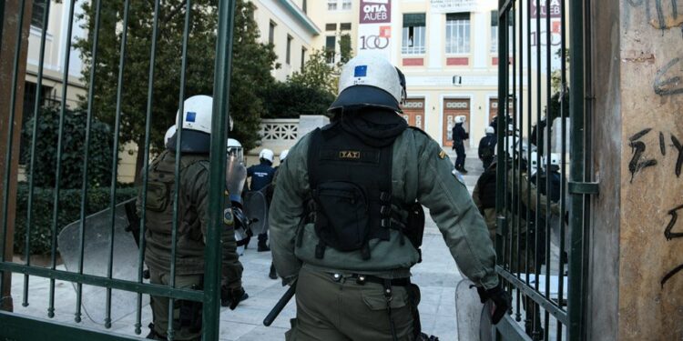 Αυτά είναι τα τρία πανεπιστήμια που θα τοποθετηθούν οι αστυνομικοί – Πώς θα γίνει η εκπαίδευσή τους