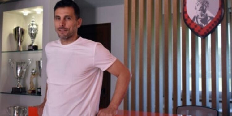 Πανηγυρίζουν οι φίλαθλοι της Ξάνθης. Ο Μπιλ Πάππας “απέλυσε” Ιεροκλή Στολίδη! Η ανακοίνωση της ΠΑΕ