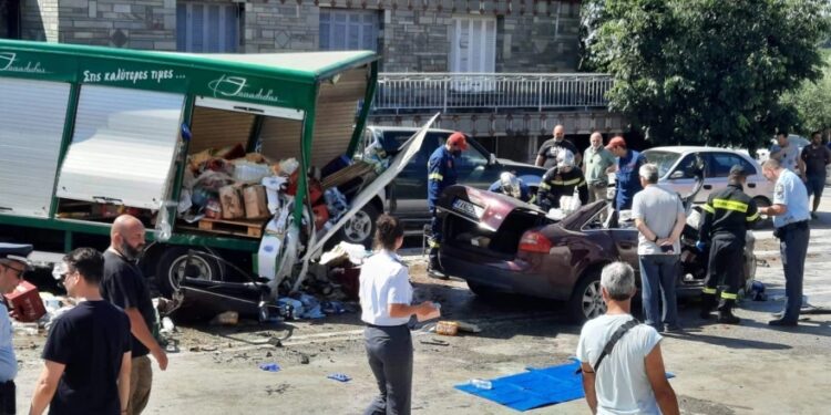 Τροχαίο με τρεις νεκρούς στην Καβάλα:  «Γινόταν καταδίωξη, το φορτηγό με τα ποτά σηκώθηκε στον αέρα»