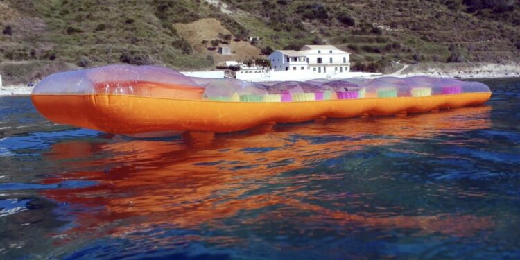 Λιμεναρχείο Πόρτο Λάγος: Μεγάλη προσοχή στη χρήση ογκωδών φουσκωτών στη θάλασσα