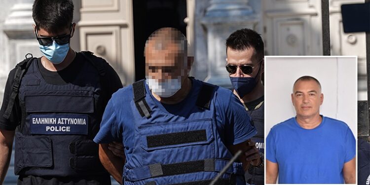Αυτός είναι ο 53χρονος προπονητής βόλεϊ, αστυνομικός – βιαστής! Ονομάζεται Ευστράτιος Μυρογιάννης! “Θαυμάστε” το κάθαρμα!