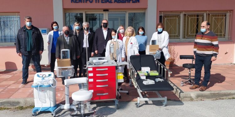 «ΕΞΥΠΗΡΕΤΕΙ ΚΑΙ ΔΙΚΟΥΣ ΜΑΣ ΔΗΜΟΤΕΣ». Ο Δήμαρχος Τοπείρου Θωμάς Μίχογλου, ενισχύει με ιατρικό εξοπλισμό το Κέντρο Υγείας Αβδήρων!