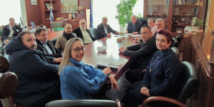 Υπογράφηκε από τον Περιφερειάρχη Χρήστο Μέτιο η σύμβαση του έργου για την αντιπλημμυρική προστασία στις παρόχθιες εκτάσεις του ποταμού Κόσυνθου  