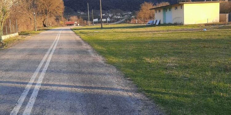 «Ξεσηκώθηκαν» τα Κομνηνά για την παιδική χαρά!  Ο Δήμαρχος Τσέπελης ξοδεύει αλόγιστα χρήματα  Δημοτών, «στήνοντας» παιδικές χαρές χωρίς μελέτες!