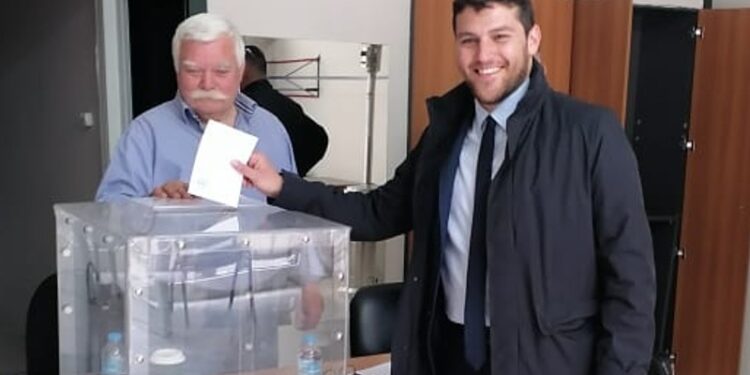 Το πρώτο δελτίο τύπου του νέου Ερασιτέχνη ΑΟΞ όπως αυτός ανασυγκροτήθηκε.
